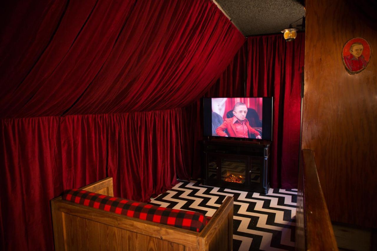 Hicksville Pines Chalets & Motel Idyllwild Dış mekan fotoğraf